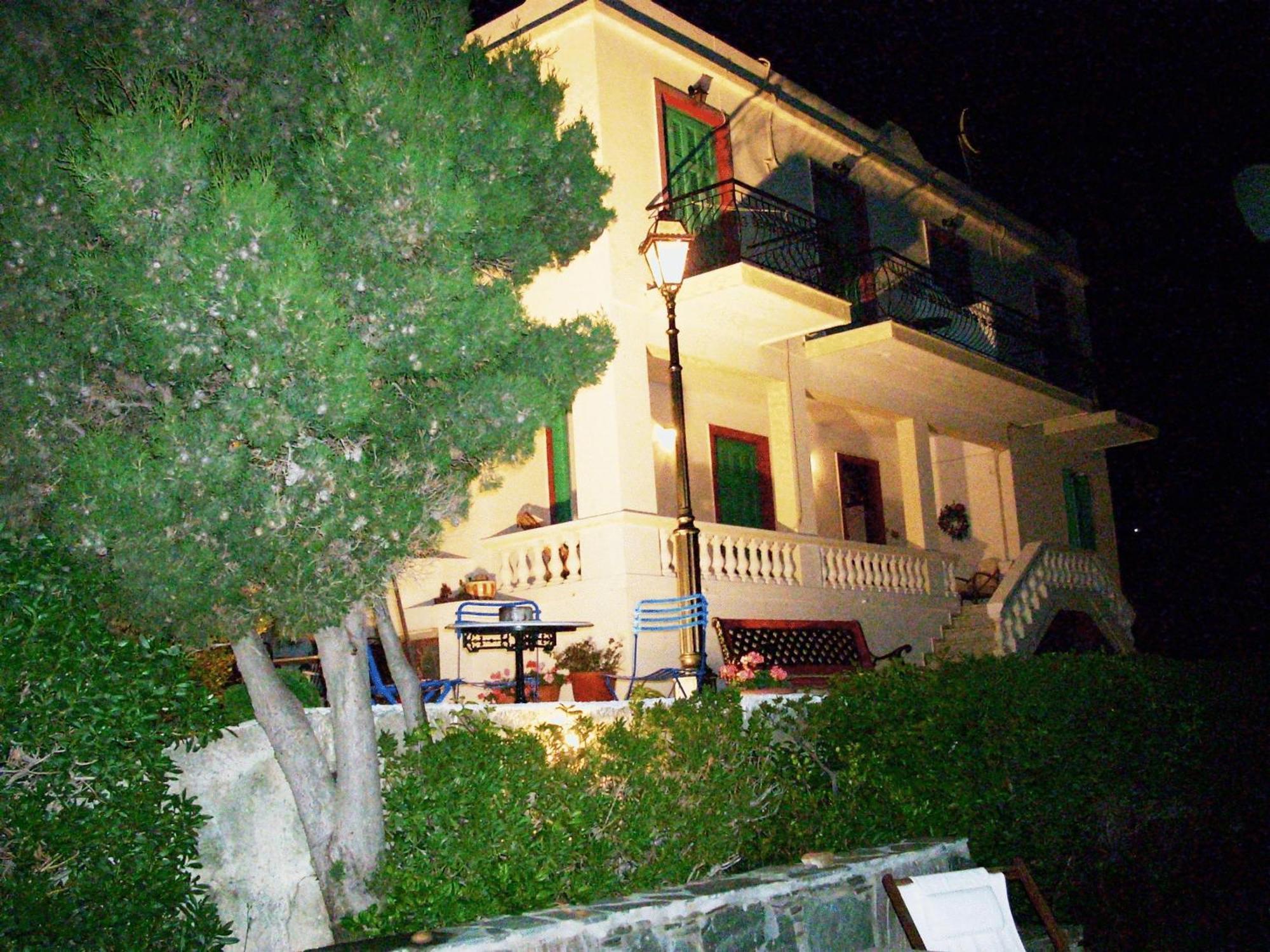 Blue Dolphin Hotel Batsi  Luaran gambar