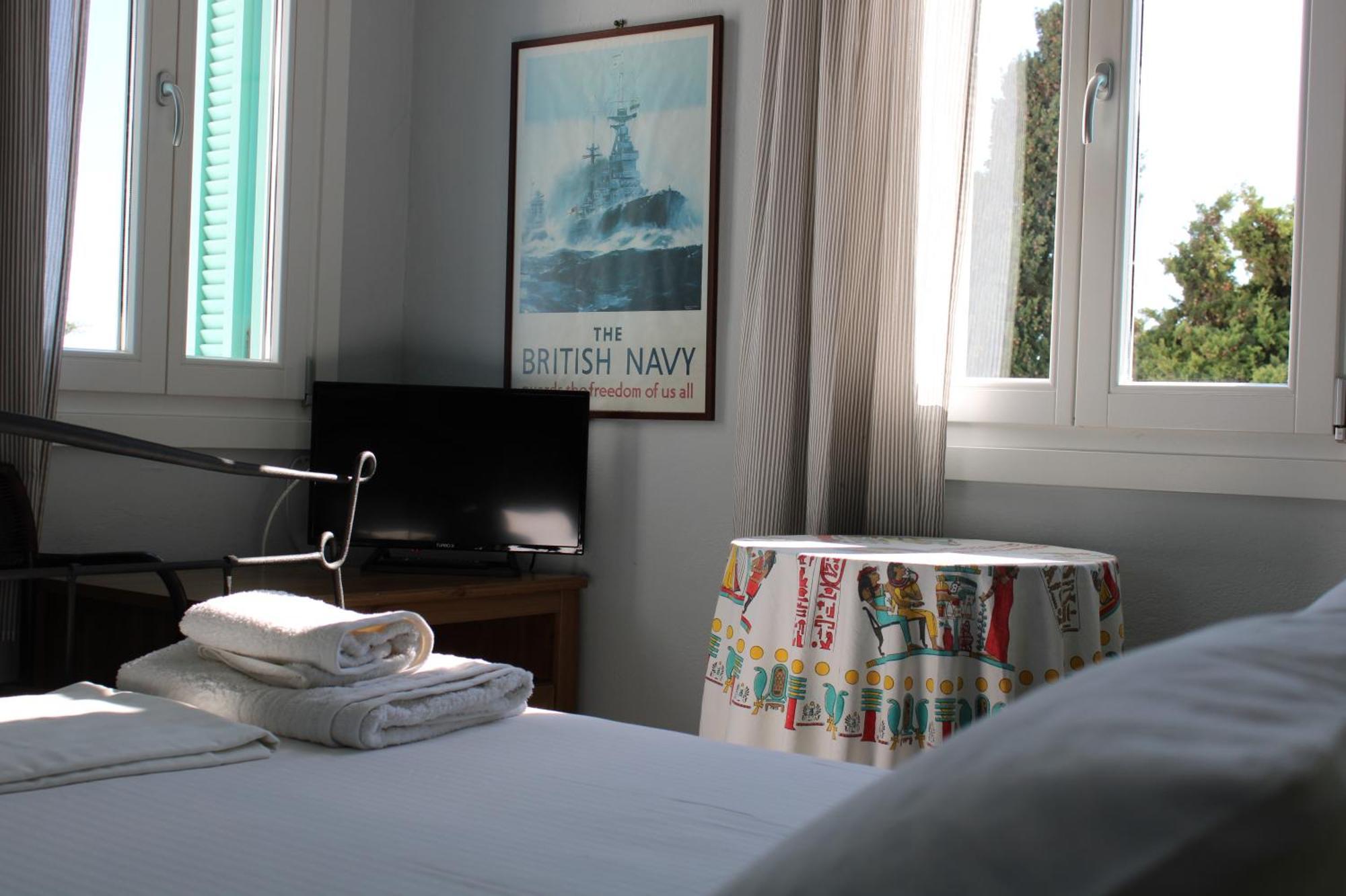 Blue Dolphin Hotel Batsi  Luaran gambar